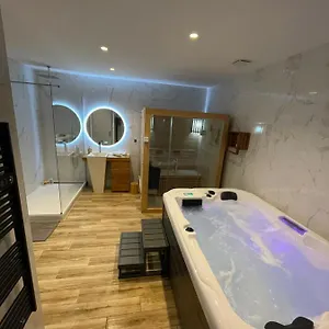 Luxury Couette-café Vallon-Pont-dʼArc